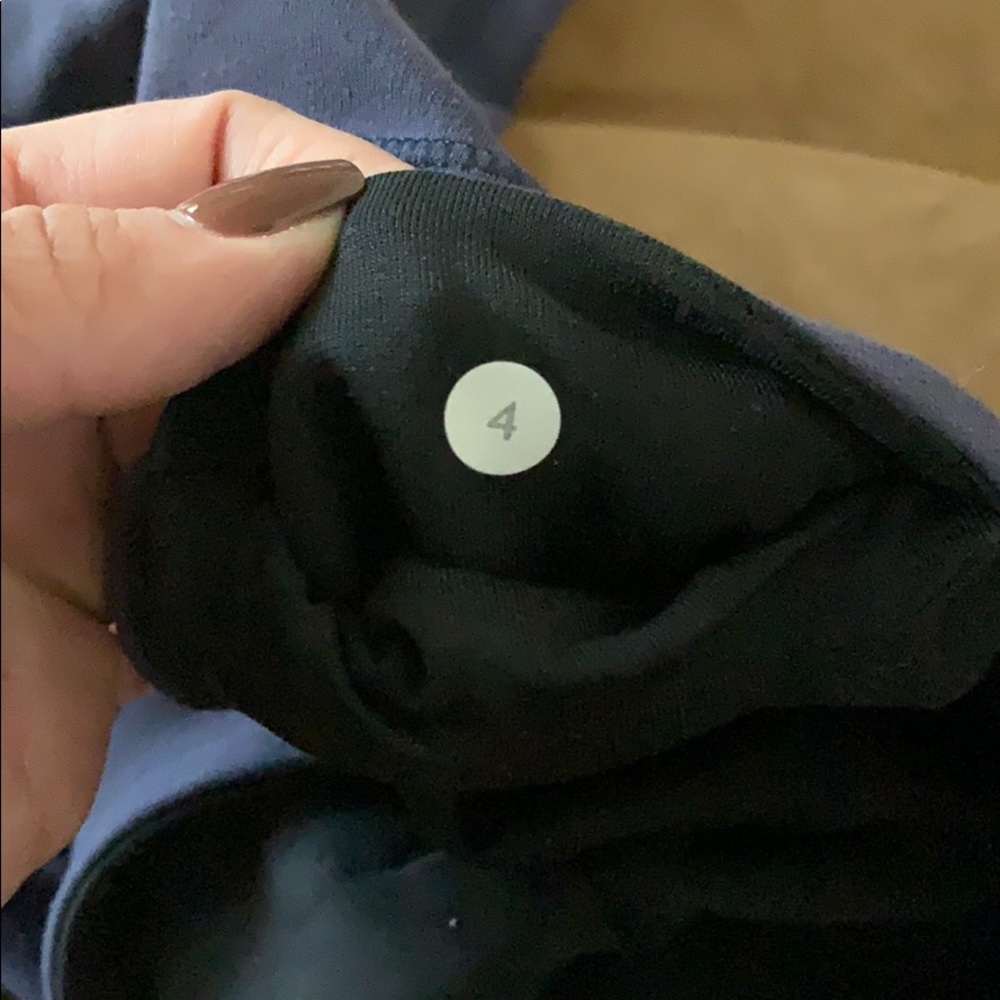 Lululemon - Picture 4 of 4